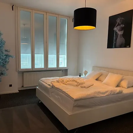 Luxury With Jacuzzi Center Rossana Universe Apartment