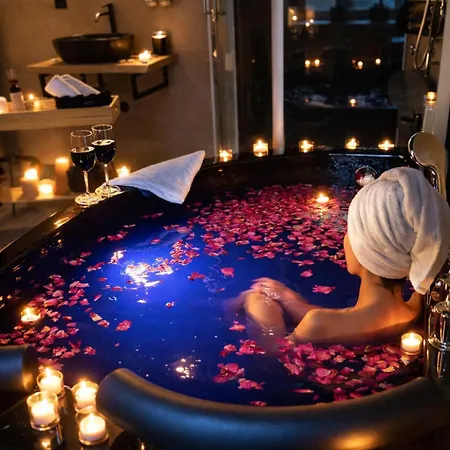 Luxury With Jacuzzi Center Rossana Universe Wiesbaden