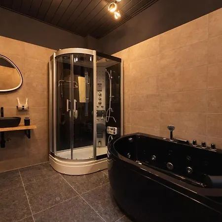 Luxury With Jacuzzi Center Rossana Universe Apartment Wiesbaden