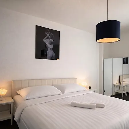 Luxury With Jacuzzi Center Rossana Universe Appartement Wiesbaden