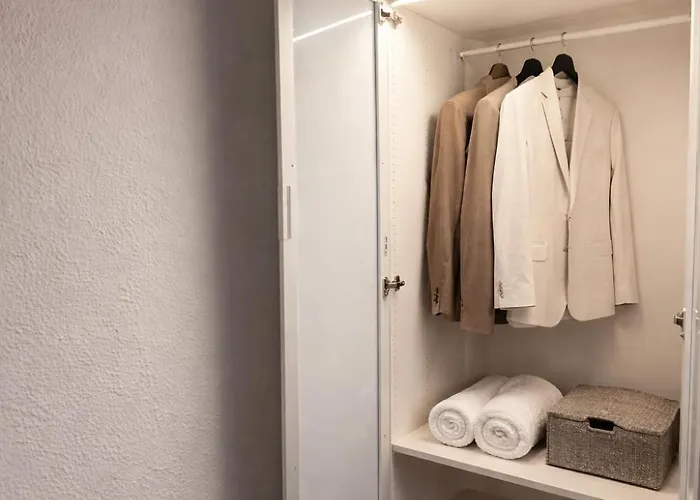 Luxury With Jacuzzi Center 아파트